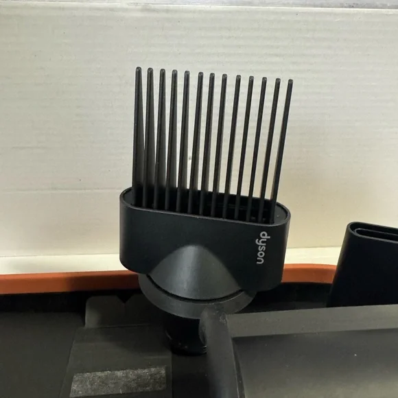 Dyson Supersonic Nural Hair Dryer Special Edition Amber Silk & Presentation Case - Picture 10 of 15